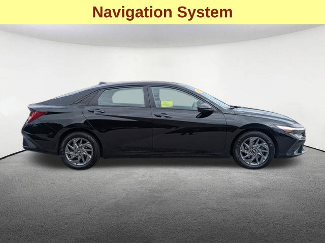 Used 2024 Hyundai Elantra Blue FWD image 4