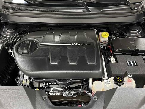 Used 2020 Jeep Cherokee Trailhawk w/ Cold Weather Group image 30