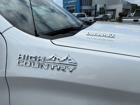 Used 2023 Chevrolet Silverado 1500 High Country w/ High Country Premium Package image 9