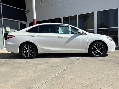 Used 2017 Toyota Camry XSE w/ Moonroof Package image 2