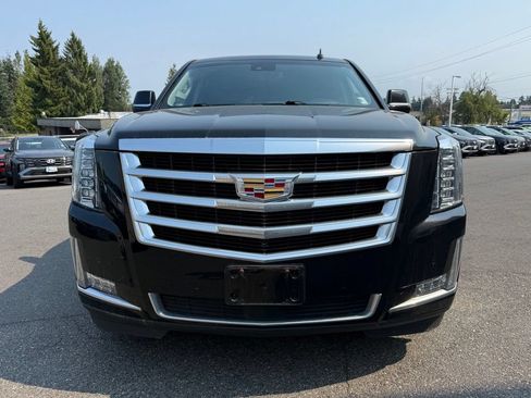 Used 2018 Cadillac Escalade ESV Premium Luxury AWD/4WD image 2