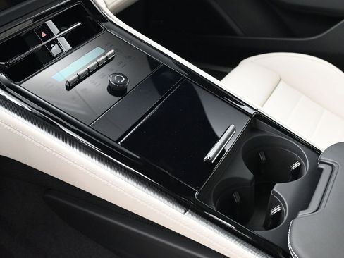 Used 2025 Porsche Panamera image 21