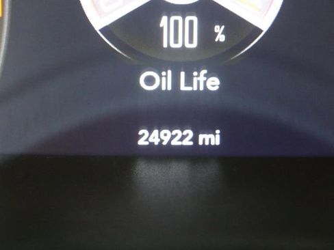 Used 2022 Dodge Challenger R/T w/ Blacktop Package image 32