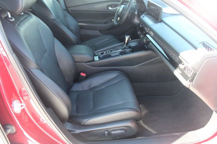 Used 2025 Honda Accord Sport image 19