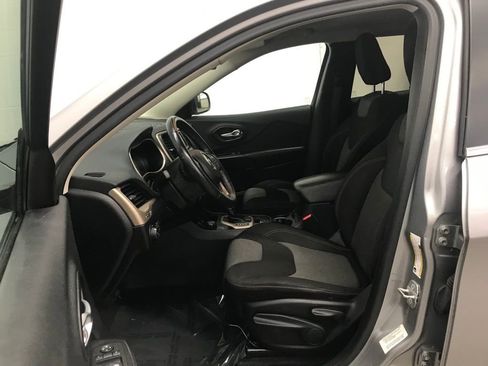 Used 2014 Jeep Cherokee Latitude image 12