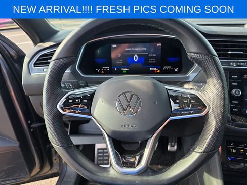 Used 2022 Volkswagen Tiguan SE R-Line image 12