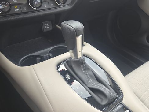 Used 2024 Honda HR-V LX image 11
