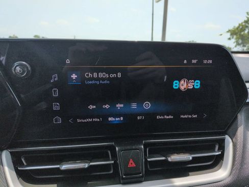 Used 2025 Chevrolet TrailBlazer LT AWD/4WD image 18