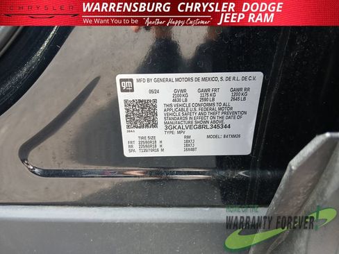 Used 2024 GMC Terrain SLT AWD/4WD image 11