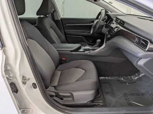 Used 2020 Toyota Camry LE w/ Sunroof Package image 30