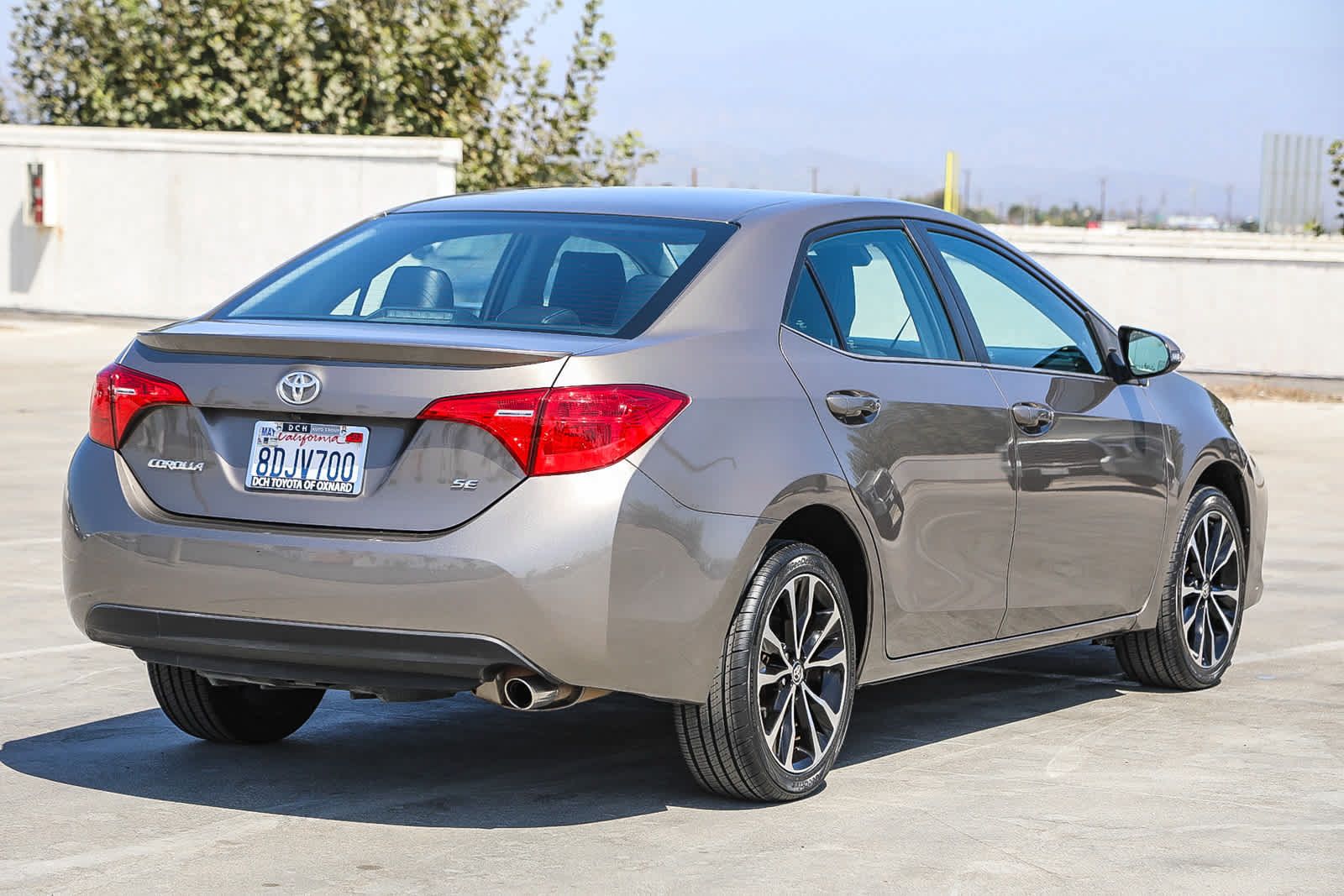 Used 2018 Toyota Corolla SE w/ Carpet Mat Package (TMS) FWD image 5