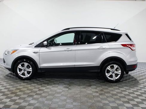 Used 2016 Ford Escape SE w/ SE Leather Comfort Package FWD image 3