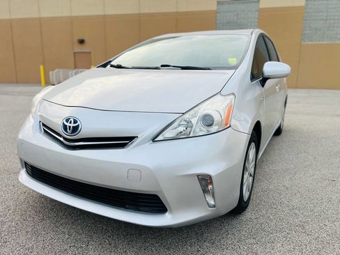 Used 2012 Toyota Prius V Three image 9
