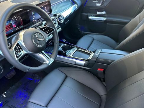 New 2025 Mercedes-Benz GLB 250 250 image 4