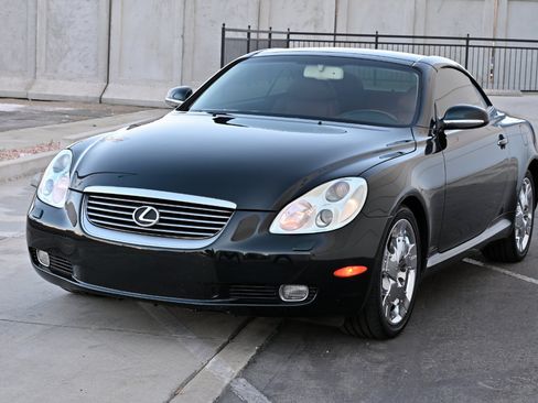 Used 2004 Lexus SC 430 Convertible RWD image 3