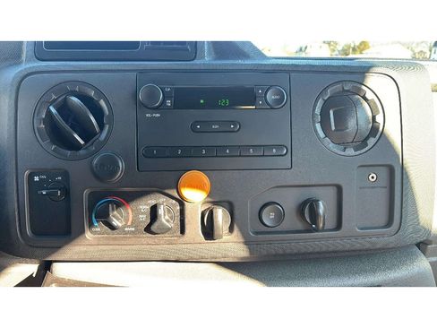 Used 2014 Ford E-250 and Econoline 250 image 20