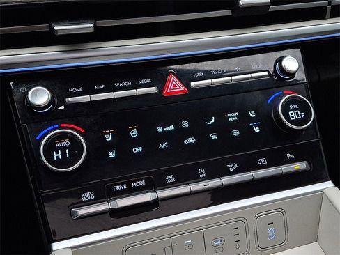 Used 2024 Hyundai Santa Fe Limited image 18