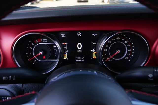 Used 2021 Jeep Gladiator Rubicon AWD/4WD image 16