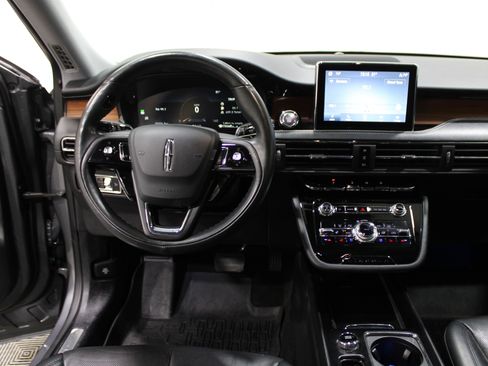 Certified 2022 Lincoln Corsair Reserve image 2