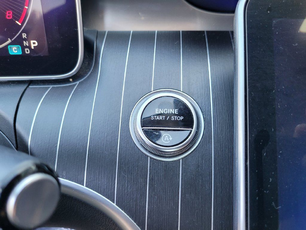 Used 2023 Mercedes-Benz C 300 Sedan image 24