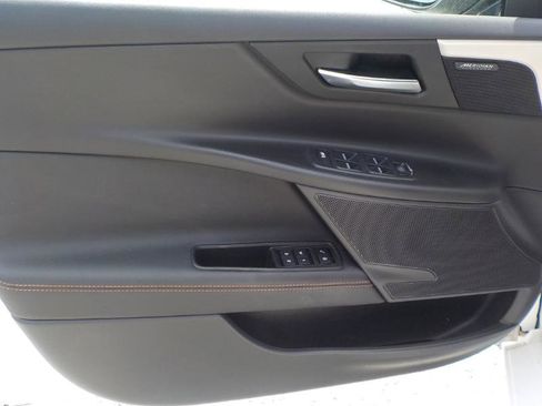 Used 2017 Jaguar XE Prestige image 10