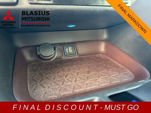 Used 2023 Toyota RAV4 Limited image 70