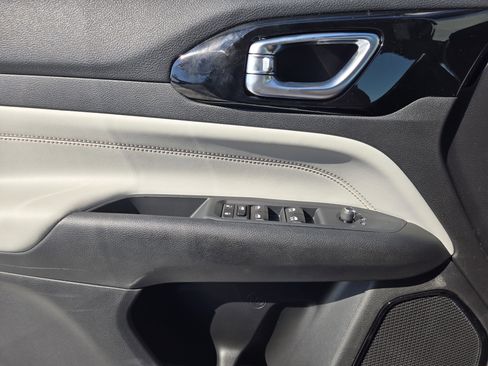 New 2026 Jeep Compass Limited w/ Sun, Sound & Navigation Group image 18