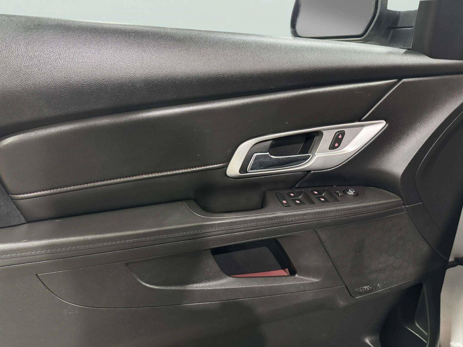 Used 2017 GMC Terrain SLE w/ Convenience Package FWD image 16