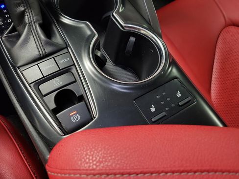 Used 2019 Toyota Camry XSE FWD image 15