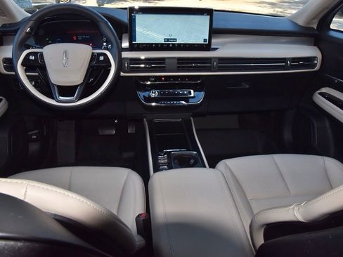 Certified 2025 Lincoln Corsair AWD w/ Equipment Group 101A image 16