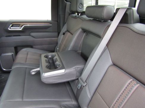 Used 2026 Chevrolet Silverado 3500 High Country image 36