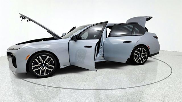 Used 2025 BMW 740i RWD image 14