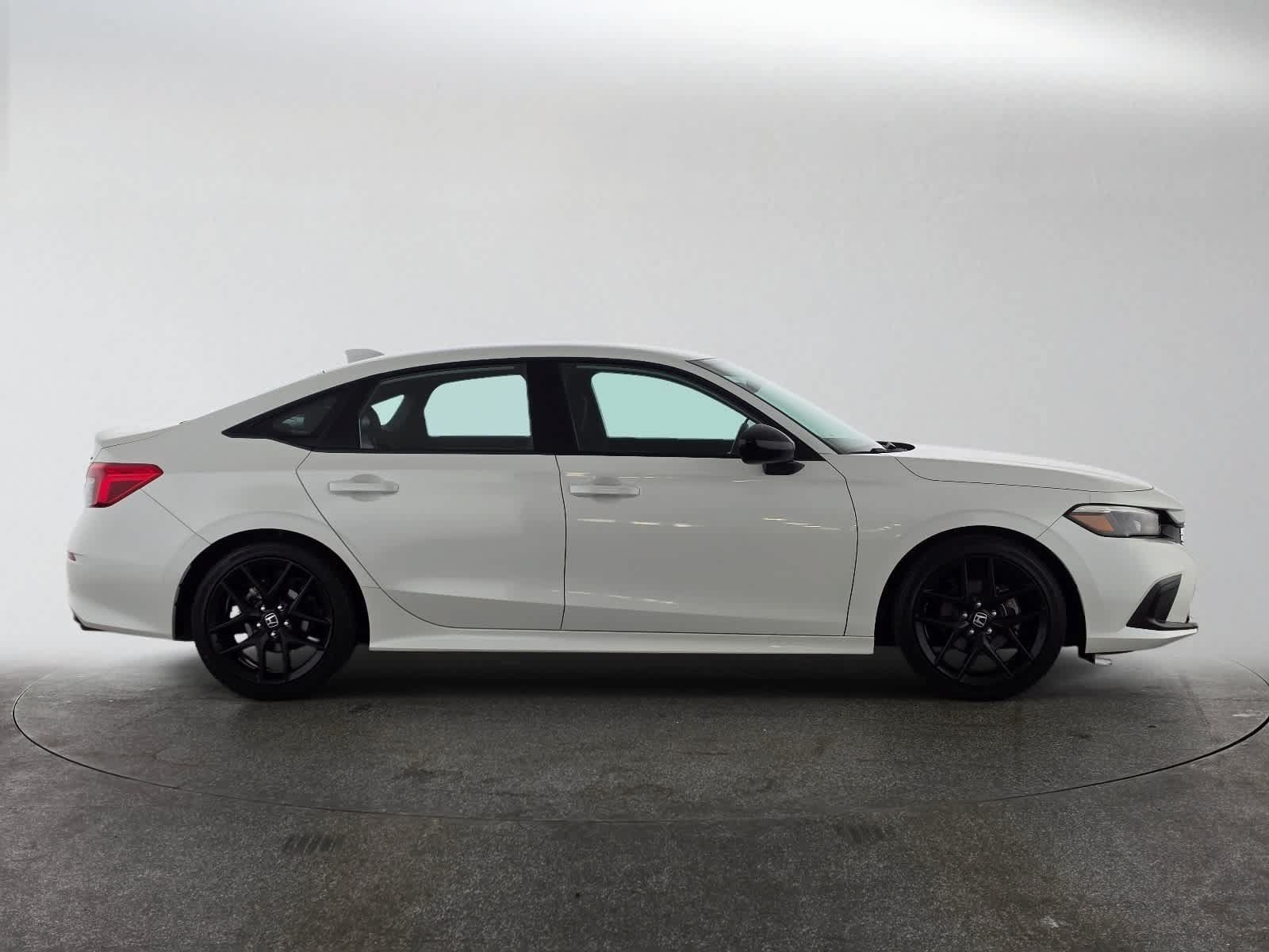Used 2024 Honda Civic Sport image 2