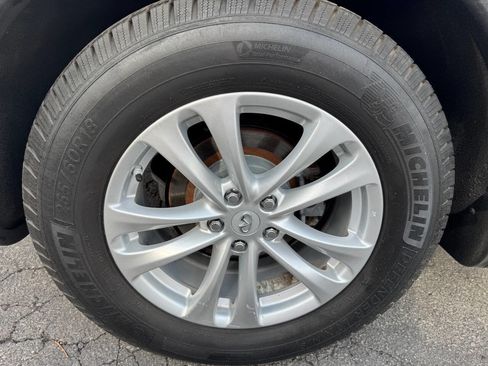 Used 2017 INFINITI QX70 2WD image 16
