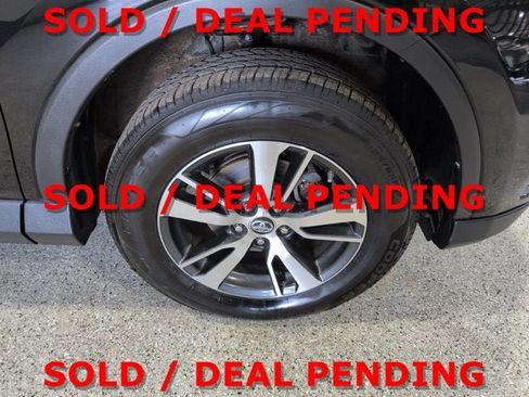 Used 2017 Toyota RAV4 XLE AWD/4WD image 11