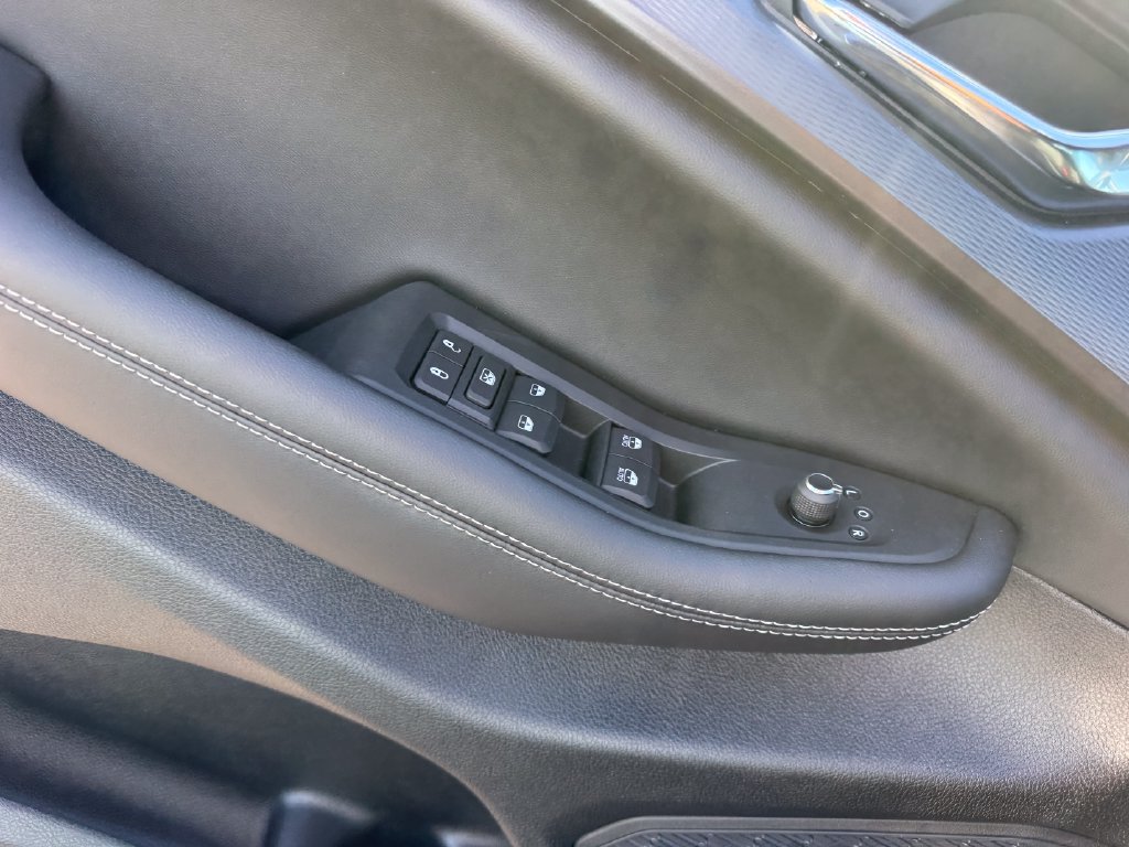 New 2027 Jeep Grand Cherokee Laredo RWD image 6