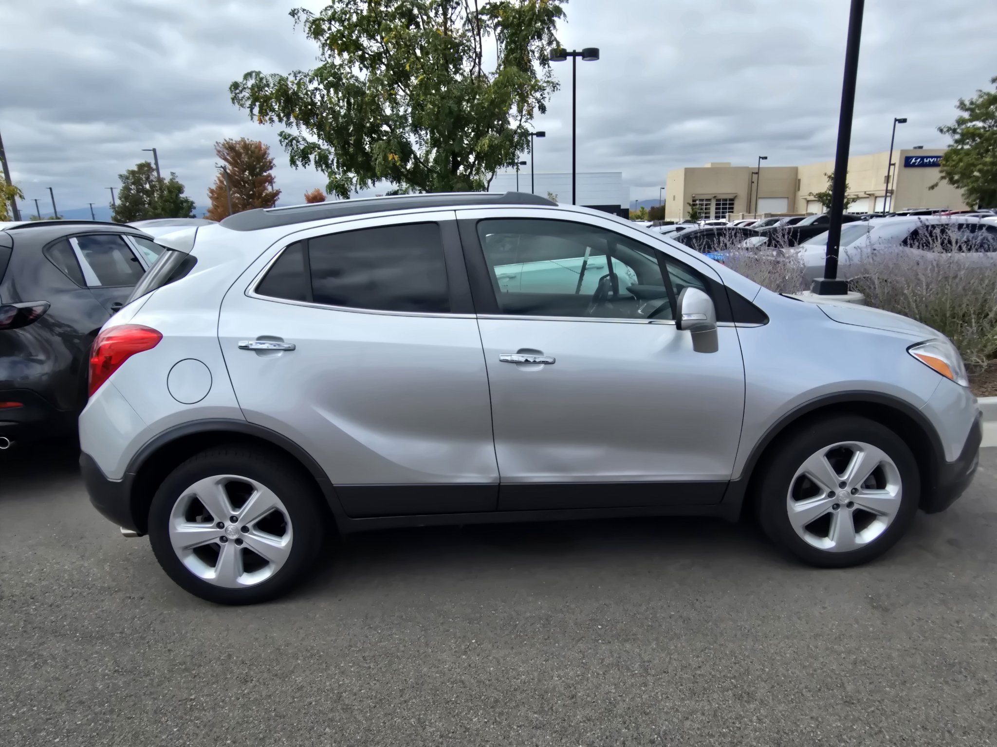 Used 2015 Buick Encore FWD image 17