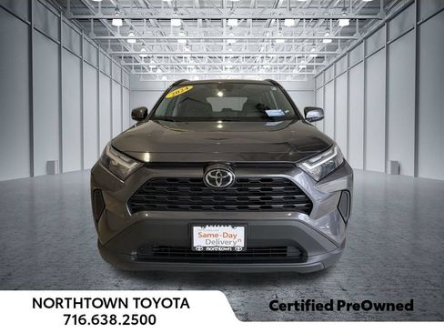 Used 2024 Toyota RAV4 XLE AWD/4WD image 6