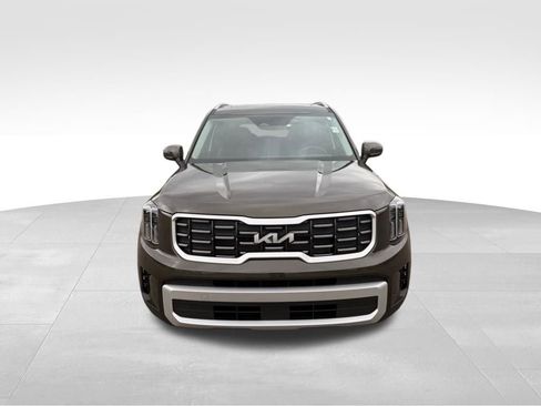 Used 2025 Kia Telluride S FWD image 9
