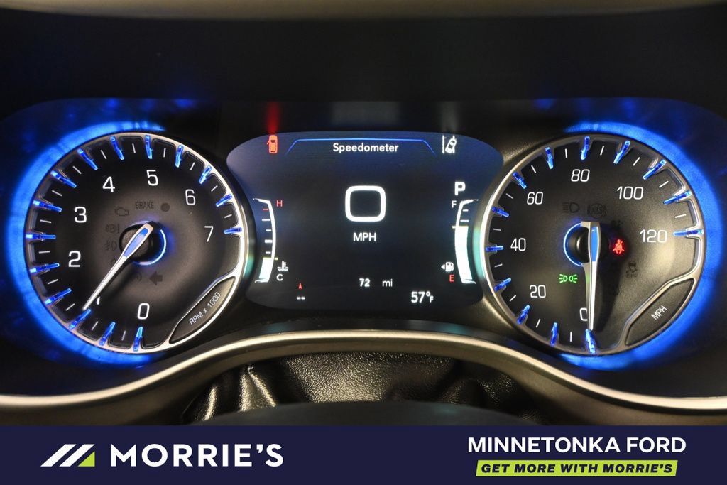 Used 2026 Chrysler Pacifica Select FWD image 28