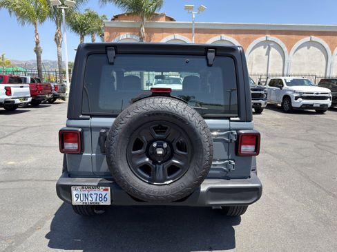 Used 2025 Jeep Wrangler Sport AWD/4WD image 7