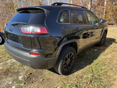 Used 2023 Jeep Cherokee Altitude Lux image 2