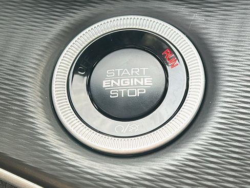 New 2025 Jeep Grand Cherokee L Altitude image 24