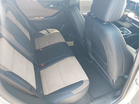 Used 2025 Chevrolet Equinox ACTIV w/ Safety and Technology Package FWD image 33
