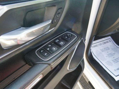 Used 2024 RAM 1500 Laramie AWD/4WD image 21