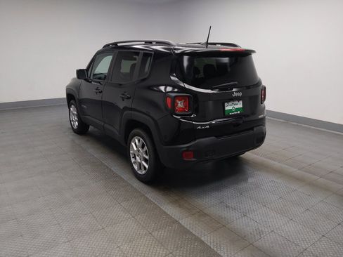 Used 2022 Jeep Renegade Latitude AWD/4WD image 3