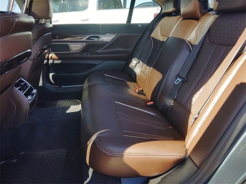 Used 2020 BMW 750i xDrive image 18