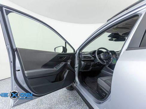Used 2024 Subaru Crosstrek 2.0i Premium AWD/4WD image 9