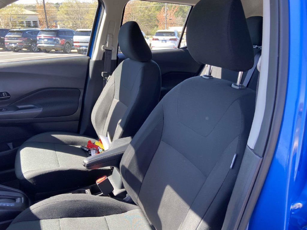 Used 2025 Nissan Kicks Play S FWD image 16
