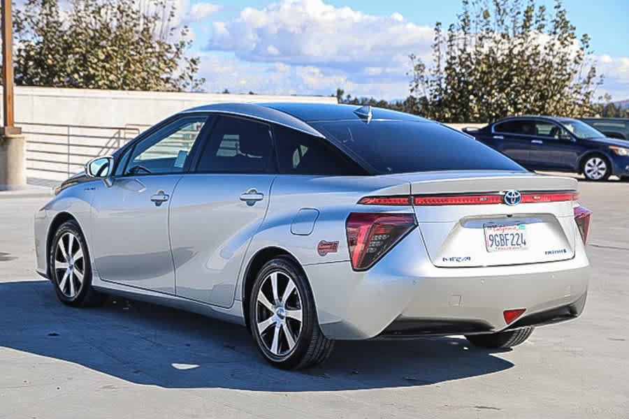 Used 2019 Toyota Mirai FWD image 6